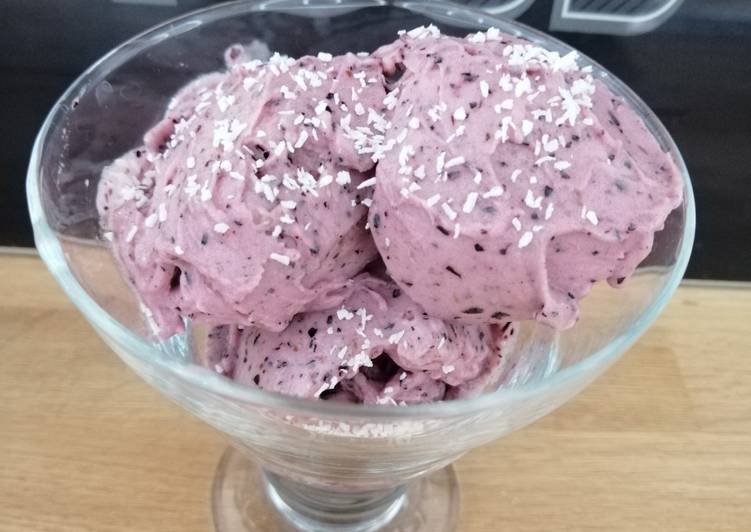 Recette de Tous les soirs de la semaine Sorbet banane myrtille vegan