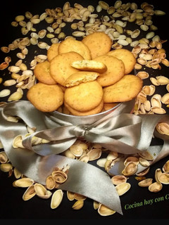 Una foto de Galletas de pistachos 😋