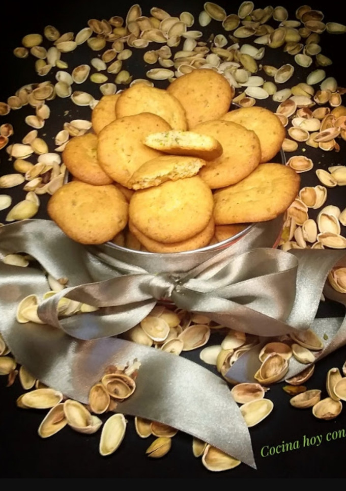Una foto de Galletas de pistachos 😋