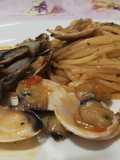 Spaghetti con Vongole Verace sfumati con Cognac e Pomodorini