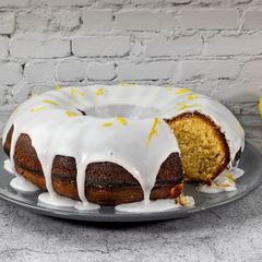 A picture of Lemon Cake.
