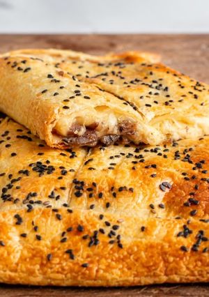 Una foto de Strudel de champiñones y 4 quesos crocante