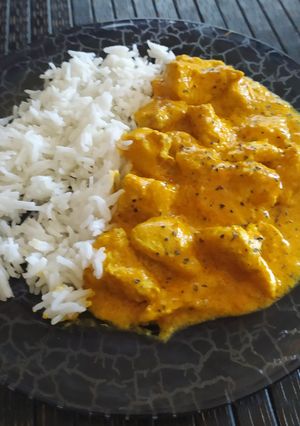 A picture of Chicken Breasts with Curry. Canario Solé.