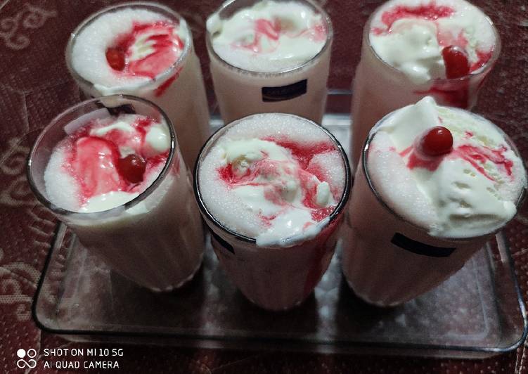 Recipe of Homemade Strawberry Shake with Ice-cream