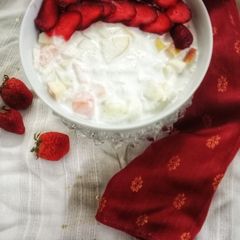 A picture of Creamy fruity salad.