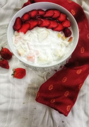 A picture of Creamy fruity salad.