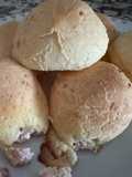 Pão de queijo recheado