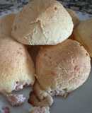 Pão de queijo recheado