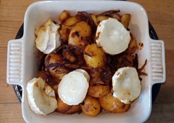 Steps to Make Speedy Sundried-Tomato Pesto- Roasted Potatoes with
Goat's Cheese