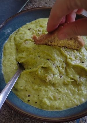 A picture of Thick & Creamy Broccoli & Stilton Soup.