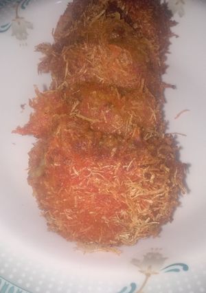 A picture of Aloo qeema kabab.