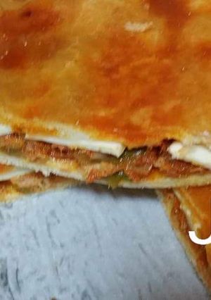 Foto principal de Empanada de atún con pisto
