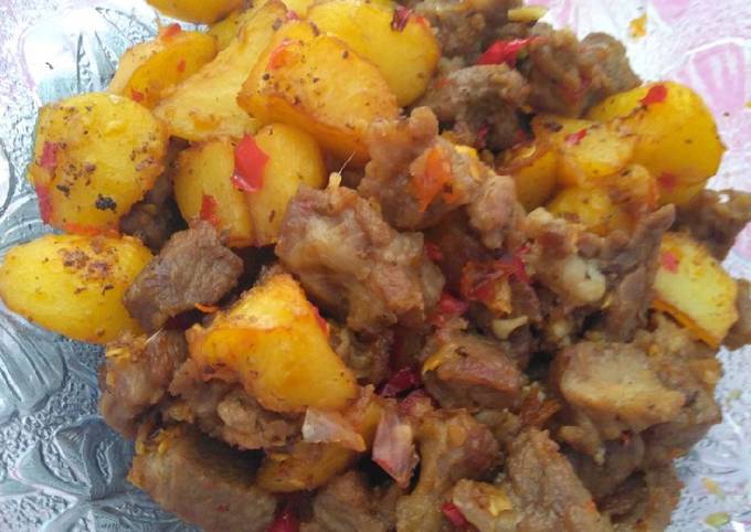 Resep Balado kentang & daging kambing yang Lezat Sekali