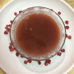 A picture of Pomegranate tamarind sauce.