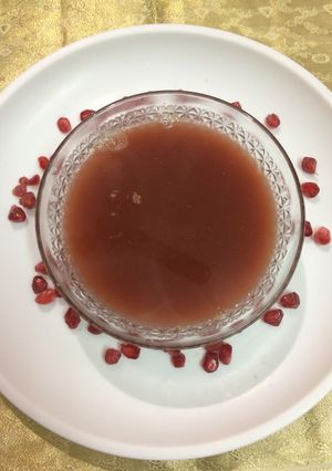 A picture of Pomegranate tamarind sauce.