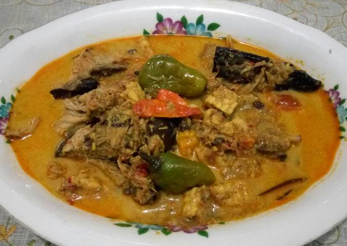 Mangut Ikan Asap Pari (Iwakpe)