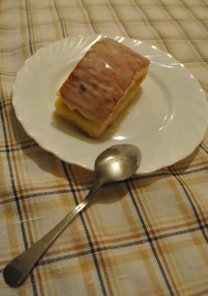 Una foto de Sobao con anchoas y leche condensada