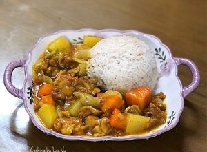 Hình của món Cơm cà ri gà.