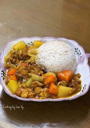 Hình của món Cơm cà ri gà.
