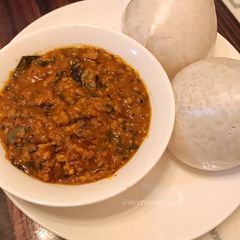 Tuwon shinkafa and miyar wake(Beans soup) A picture of Tuwon shinkafa and miyar wake(Beans soup).