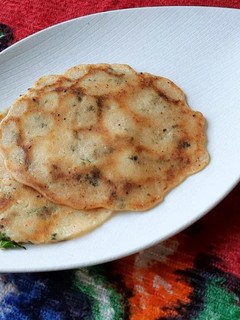 ચીલી ગાર્લિક રોટી (Chili Garlic Roti Recipe In Gujarati) રેસીપી મુખ્ય ફોટો
