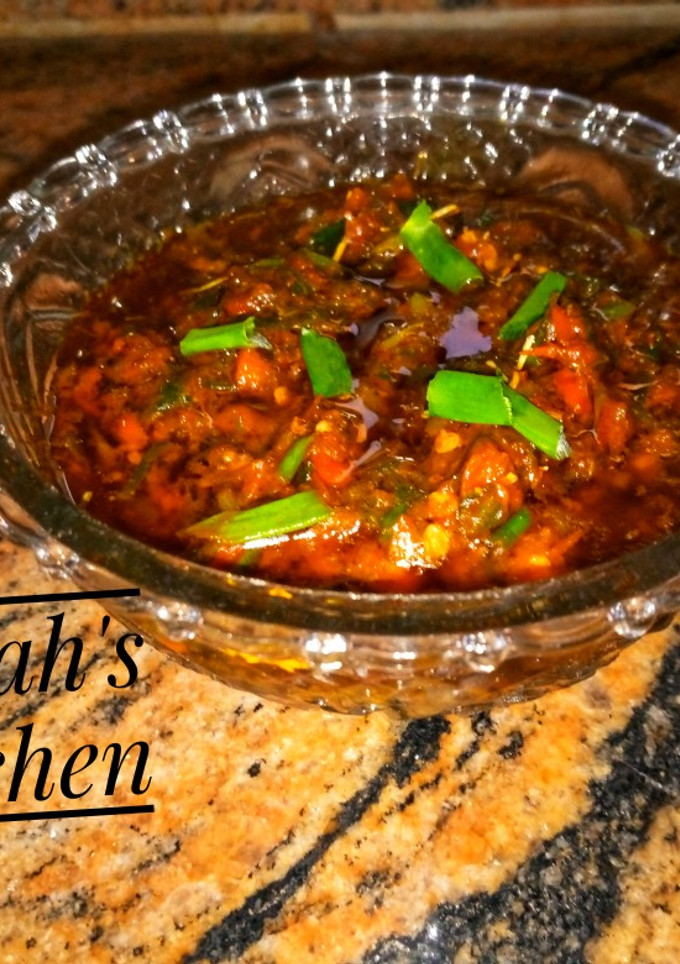 Sauce din albasa me lawashi da attaruhu ainihin hoton girkin