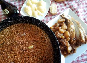 Una foto de Arroz a banda rossejat de rape