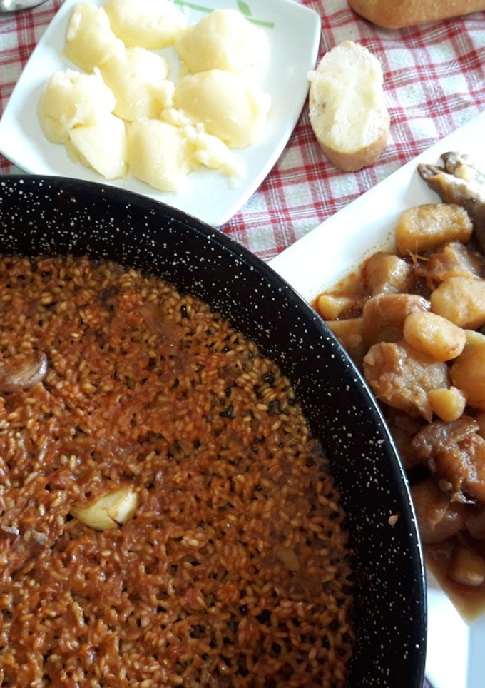 Una foto de Arroz a banda rossejat de rape