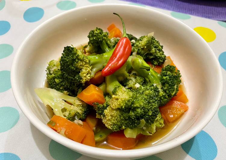Resep Broccoli and Carrot Stir Fry | Tumis Brokoli Wortel yang Lezat