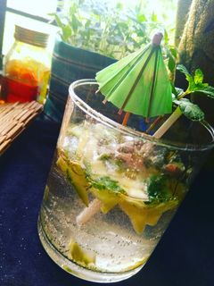মিন্টি-র-ম্যাঙ্গো-ফিজ (minty r mango fizz recipe in Bengali) রেসিপির প্রধান ছবি