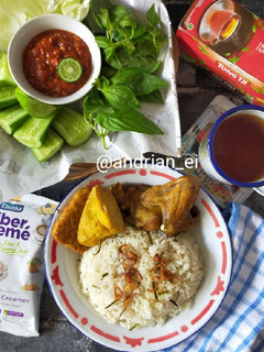 Foto resep Nasi Gurih Daun Jeruk