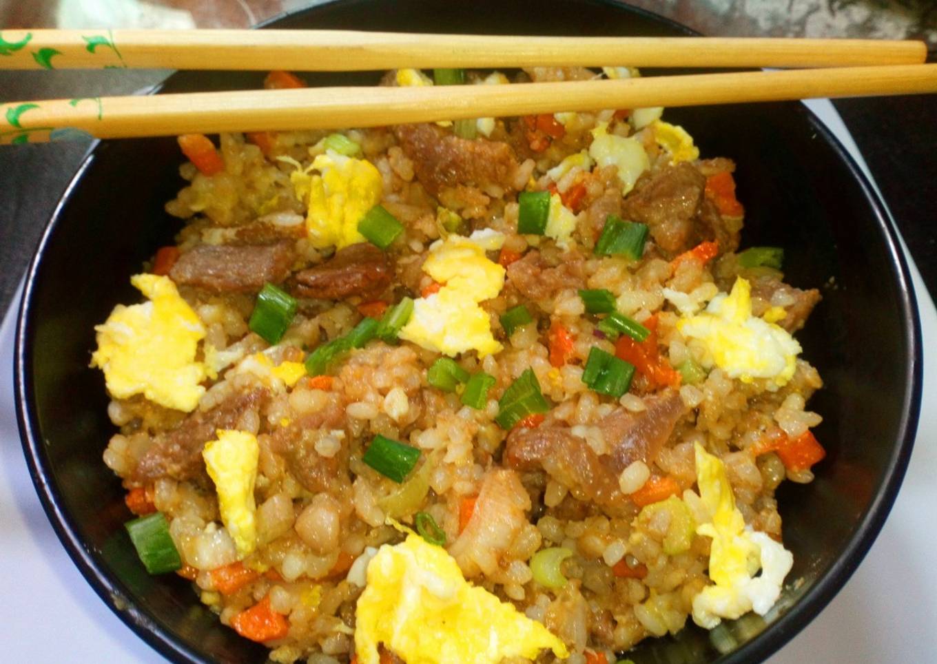 Yakimeshi de Carne