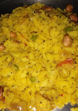 पोहा (poha recipe in Hindi) रेसिपी मुख्य फोटो