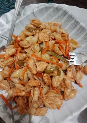 A picture of Chicken macaroni.