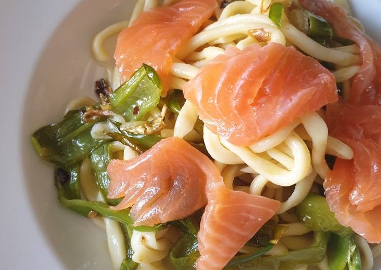 Simple Way to Prepare Favorite Pici friarielli e sashimi di salmone