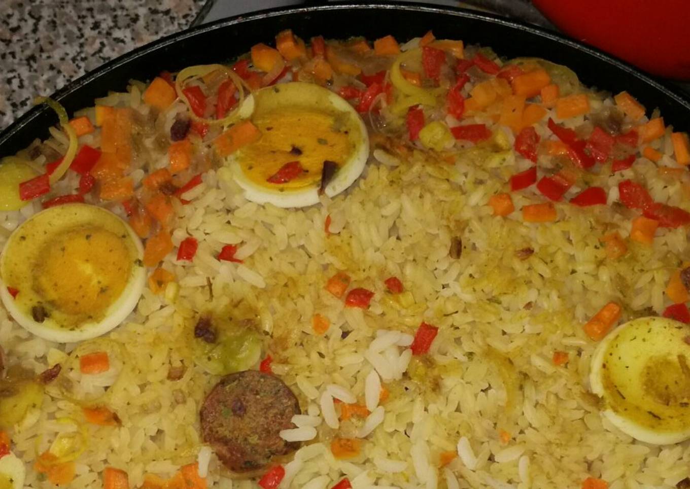 Arroz con vegetales y longaniza