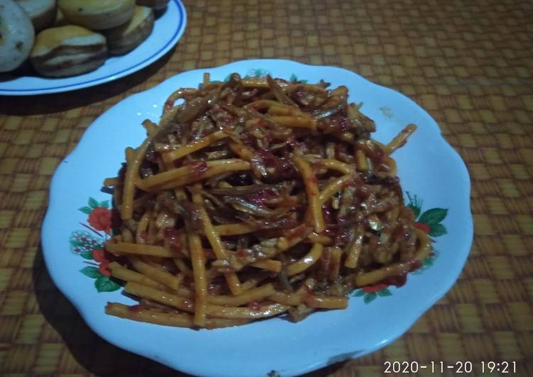 Bagaimana Menyiapkan Sambal mie tempe teri simpel Anti Gagal