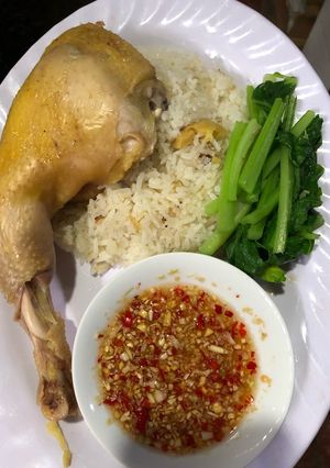 Hình của món Cơm gà hải nam.