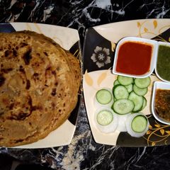 بیسن کے مصحالے دار پراٹھے 😋 A picture of بیسن کے مصحالے دار پراٹھے 😋.