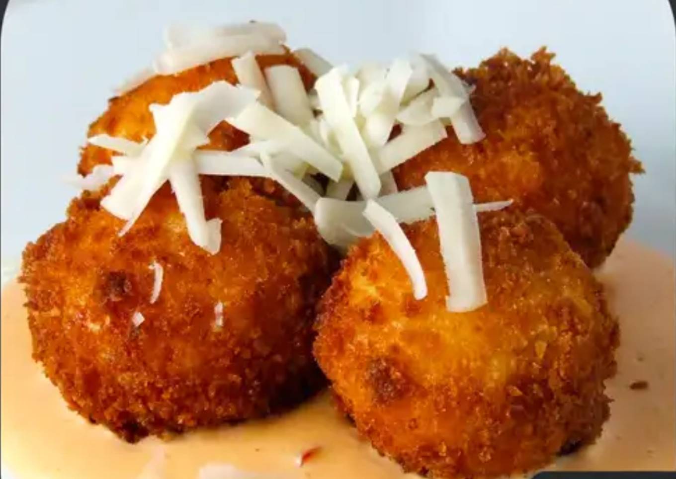 Chicken cheese ball with dressing