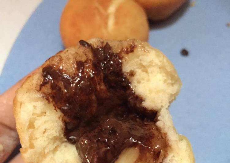 Donat kentang bulat meleleh di dalam