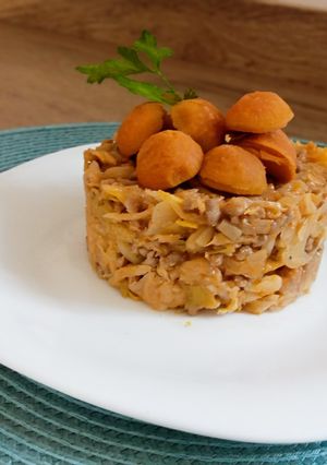 Una foto de Repollo con picadillo de cerdo y boniato