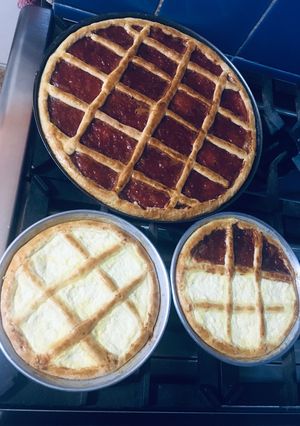 Una foto de Pastafrola de ricota y membrillo con oporto!!