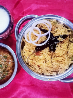તવા પુલાવ (Tava Pulao Recipe In Gujarati) રેસીપી મુખ્ય ફોટો