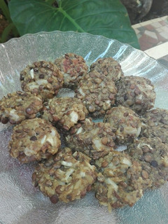 Una foto de Albóndigas de lentejas y arroz, vegetarianas saludables 😎