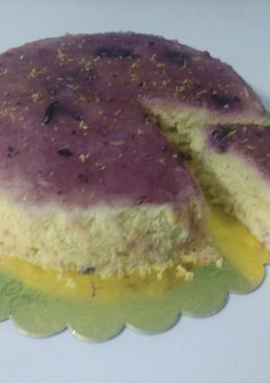 A picture of Lemonade blueberry cake.