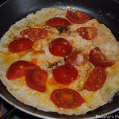 A picture of Persian style tomato omelette.