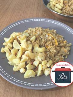 Foto resep Nasi goreng blueband ayam suwir kentang goreng #homemadebylita