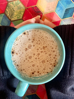 A picture of How to make hand-beaten frothy coffee?.