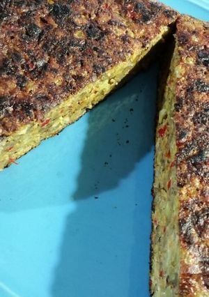 Una foto de Tortilla de berenjena y arvejas